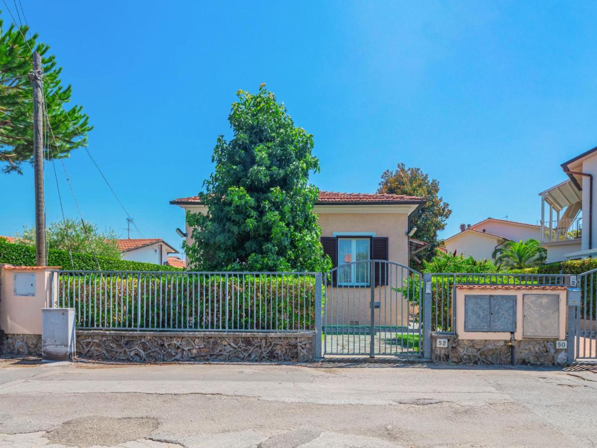 Holiday Home Francesca By Interhome Marina di Pietrasanta Exterior photo